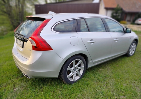 Volvo V60 cena 41900 przebieg: 280000, rok produkcji 2015 z Sulejów małe 37